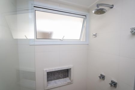 Apartamento para alugar com 220m², 3 quartos e 2 vagas Apartamento para alugar com 220m², 3 quartos e 2 vagasBanheiro da Suite