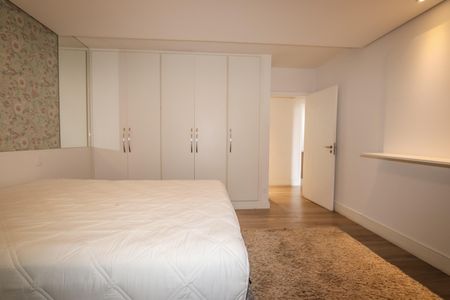 Apartamento para alugar com 220m², 3 quartos e 2 vagas Apartamento para alugar com 220m², 3 quartos e 2 vagasQuarto 2