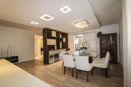 Apartamento para alugar com 220m², 3 quartos e 2 vagas Apartamento para alugar com 220m², 3 quartos e 2 vagasSala