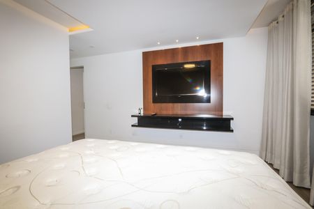 Apartamento para alugar com 220m², 3 quartos e 2 vagas Apartamento para alugar com 220m², 3 quartos e 2 vagasSuite