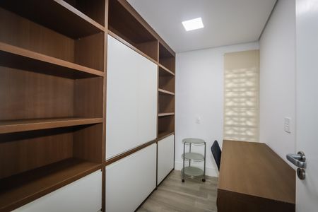 Apartamento para alugar com 220m², 3 quartos e 2 vagas Apartamento para alugar com 220m², 3 quartos e 2 vagasEscritório