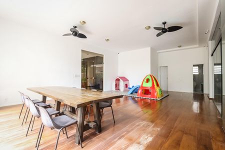 Apartamento para alugar com 220m², 3 quartos e 2 vagas Apartamento para alugar com 220m², 3 quartos e 2 vagasÁrea comum - Salão de festas
