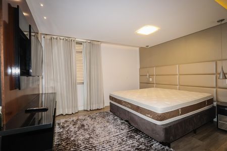 Apartamento para alugar com 220m², 3 quartos e 2 vagas Apartamento para alugar com 220m², 3 quartos e 2 vagasSuite