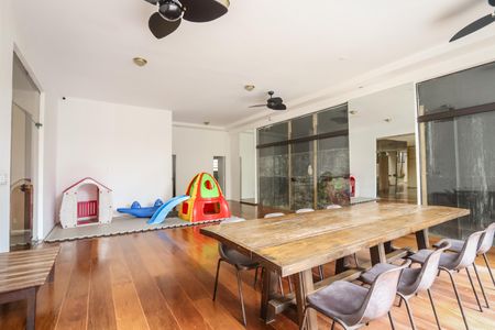 Apartamento para alugar com 220m², 3 quartos e 2 vagas Apartamento para alugar com 220m², 3 quartos e 2 vagasÁrea comum - Salão de festas