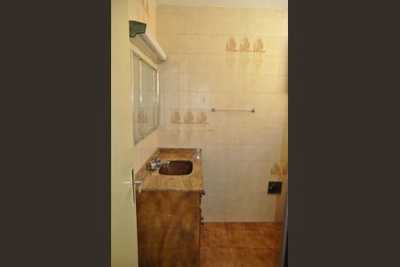 Casa de condomínio à venda com 150m², 4 quartos e 3 vagasBanheiro social