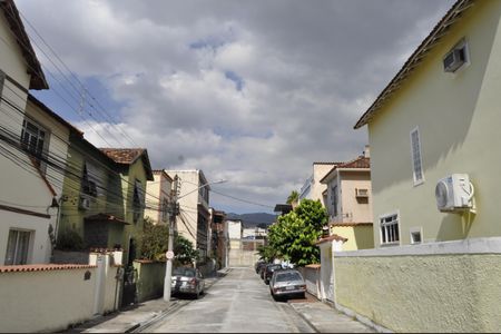 Casa de condomínio à venda com 150m², 4 quartos e 3 vagasÁrea comum
