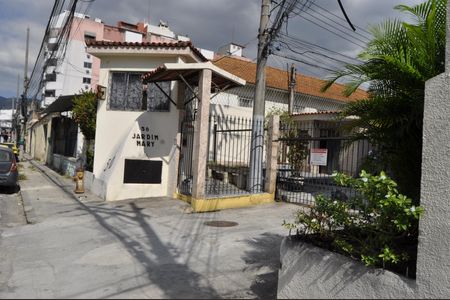 Casa de condomínio à venda com 150m², 4 quartos e 3 vagasFachada
