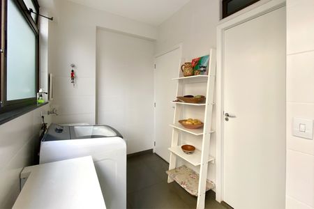 Apartamento à venda com 298m², 4 quartos e 4 vagas Apartamento à venda com 298m², 4 quartos e 4 vagasÁrea de Serviço
