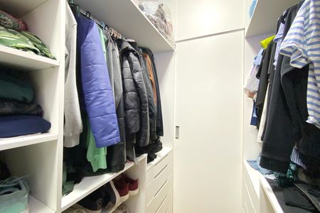 Apartamento à venda com 298m², 4 quartos e 4 vagasCloset da suíte 1