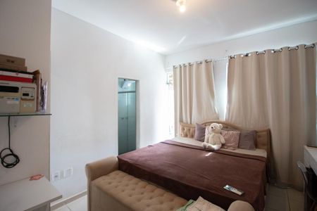 Casa à venda com 180m², 3 quartos e 2 vagas Casa à venda com 180m², 3 quartos e 2 vagasSuíte