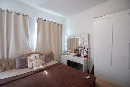 Casa à venda com 180m², 3 quartos e 2 vagas Casa à venda com 180m², 3 quartos e 2 vagasSuíte