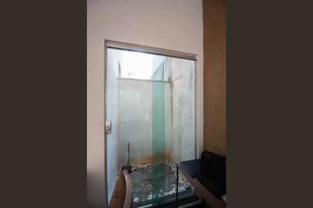 Casa à venda com 180m², 3 quartos e 2 vagas Casa à venda com 180m², 3 quartos e 2 vagasSala - Jardim de Inverno