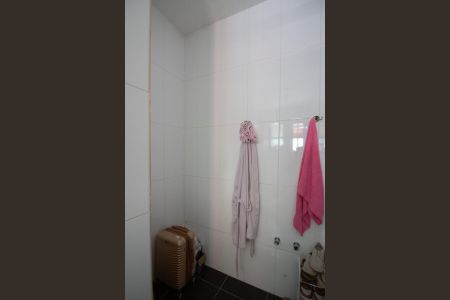 Casa à venda com 180m², 3 quartos e 2 vagas Casa à venda com 180m², 3 quartos e 2 vagasBanheiro da Suíte