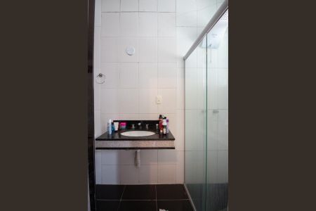 Casa à venda com 180m², 3 quartos e 2 vagas Casa à venda com 180m², 3 quartos e 2 vagasBanheiro da Suíte