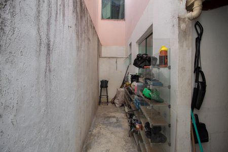 Quintal de casa à venda com 3 quartos, 180m² em Cabral, Contagem