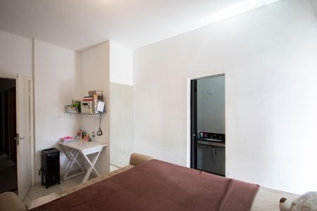 Casa à venda com 180m², 3 quartos e 2 vagas Casa à venda com 180m², 3 quartos e 2 vagasSuíte