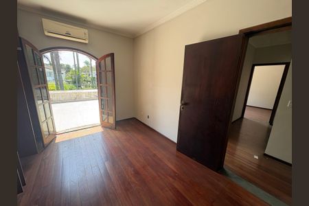 Casa de condomínio para alugar com 560m², 4 quartos e 6 vagasQuarto