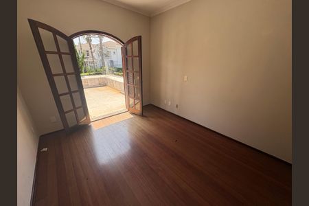 Casa de condomínio para alugar com 560m², 4 quartos e 6 vagasQuarto