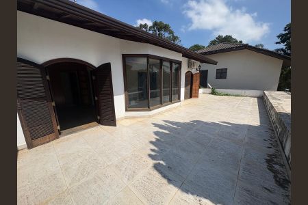 Casa de condomínio para alugar com 560m², 4 quartos e 6 vagasÁrea externa