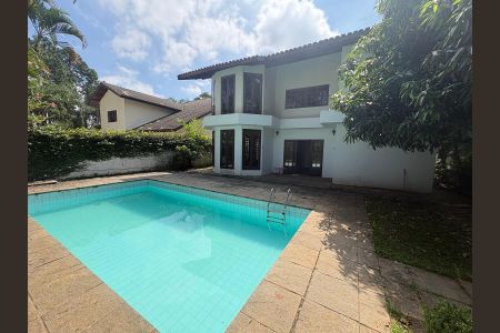 Casa de condomínio para alugar com 560m², 4 quartos e 6 vagasPiscina