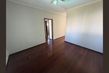 Casa de condomínio para alugar com 560m², 4 quartos e 6 vagasQuarto