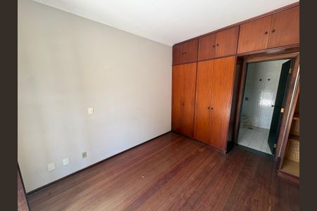 Quarto de casa de condomínio para alugar com 4 quartos, 560m² em Alphaville Empresarial, Barueri