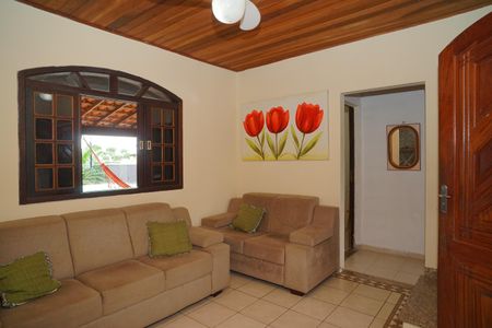 Casa para alugar com 120m², 4 quartos e 4 vagas Casa para alugar com 120m², 4 quartos e 4 vagasSala