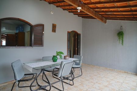 Casa para alugar com 120m², 4 quartos e 4 vagas Casa para alugar com 120m², 4 quartos e 4 vagasVaranda da Sala