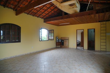 Casa para alugar com 120m², 4 quartos e 4 vagas Casa para alugar com 120m², 4 quartos e 4 vagasTerraço