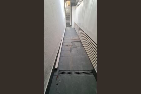 Casa à venda com 100m², 3 quartos e 2 vagasCorredor