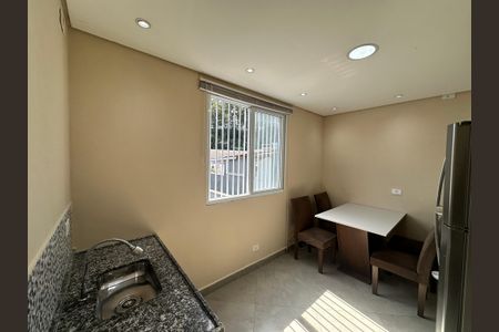 Sala/Cozinha de casa para alugar com 1 quarto, 45m² em Vila Pouso Alegre, Barueri