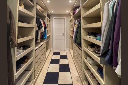 Apartamento à venda com 148m², 1 quarto e 2 vagasCloset da suíte