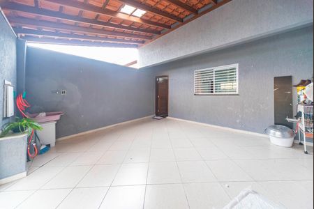 Casa à venda com 55m², 2 quartos e 2 vagasGaragem