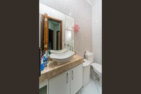 Casa à venda com 55m², 2 quartos e 2 vagasBanheiro 