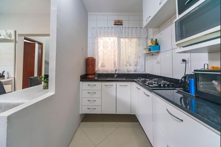 Casa à venda com 55m², 2 quartos e 2 vagasCozinha 