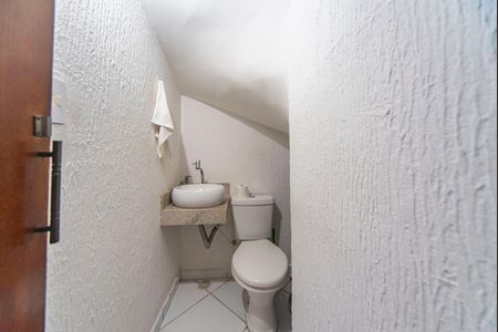 Casa à venda com 55m², 2 quartos e 2 vagasLavabo