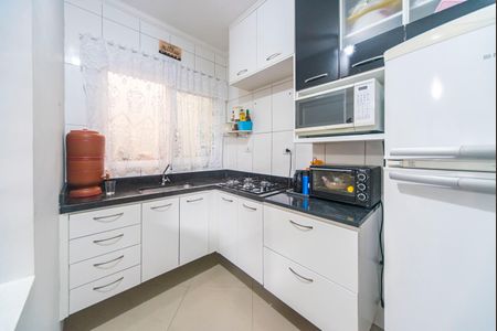 Casa à venda com 55m², 2 quartos e 2 vagasCozinha 