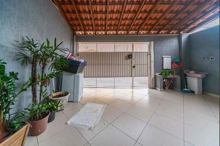Casa à venda com 55m², 2 quartos e 2 vagasGaragem