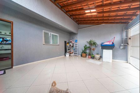 Casa à venda com 55m², 2 quartos e 2 vagasGaragem