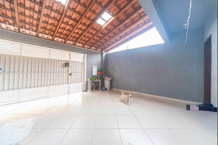 Casa à venda com 55m², 2 quartos e 2 vagasGaragem