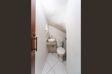 Casa à venda com 55m², 2 quartos e 2 vagasLavabo