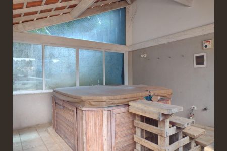 Casa de condomínio para alugar com 600m², 4 quartos e 12 vagas