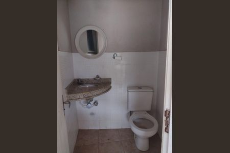 Casa de condomínio para alugar com 600m², 4 quartos e 12 vagas