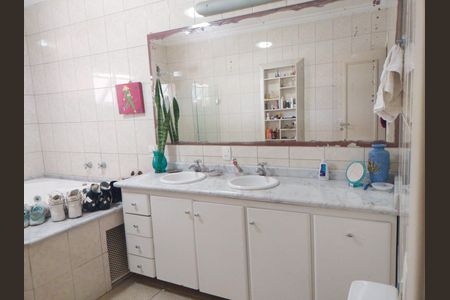 Casa de condomínio para alugar com 600m², 4 quartos e 12 vagas