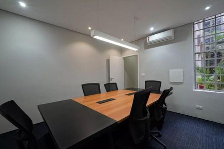 Casa à venda com 4 quartos, 400m² em Cambuci, São Paulo