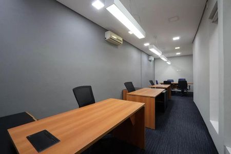 Casa à venda com 4 quartos, 400m² em Cambuci, São Paulo