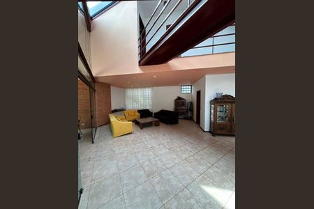 Casa à venda com 4 quartos, 400m² em Vila Sonia, São Paulo