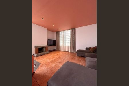 Casa à venda com 4 quartos, 400m² em Vila Sonia, São Paulo