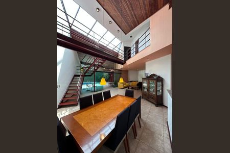 Casa à venda com 4 quartos, 400m² em Vila Sonia, São Paulo