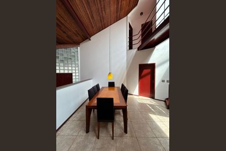 Casa à venda com 4 quartos, 400m² em Vila Sonia, São Paulo